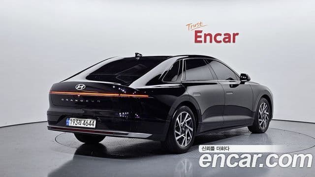 Hyundai Grandeur Hybrid 2023 — Şəkil 17/20