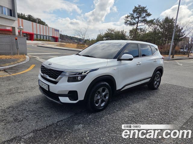 Kia Seltos 2021 — ფოტო 17/17