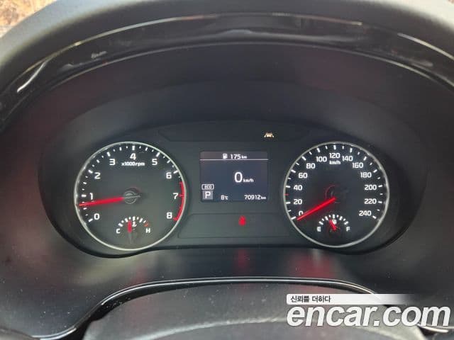 Kia Seltos 2021 — Şəkil 7/17