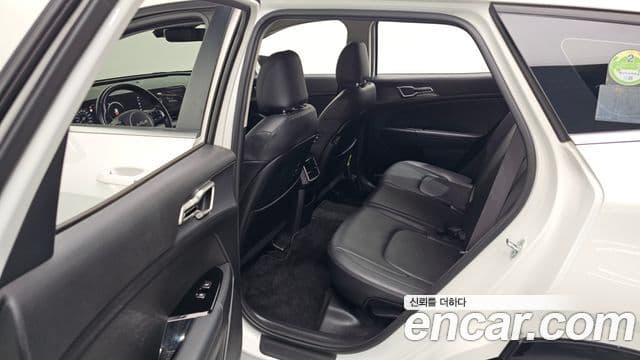 Kia Sportage 2022 — ფოტო 13/20