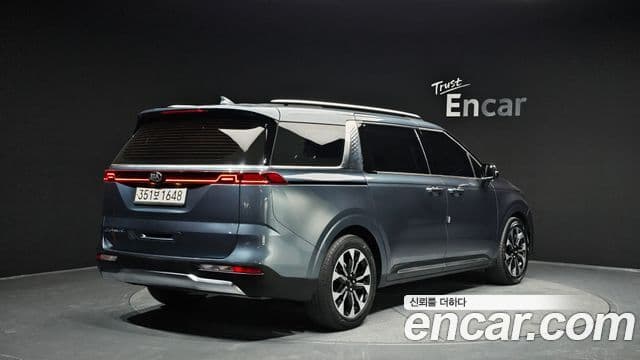 Kia Carnival 2021 — ფოტო 2/20