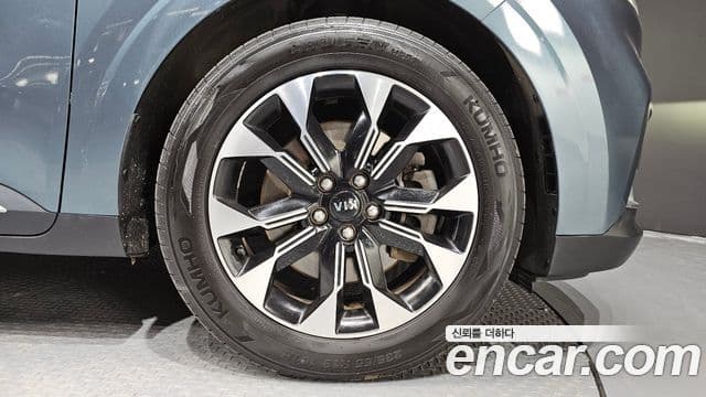 Kia Carnival 2021 — ფოტო 5/20