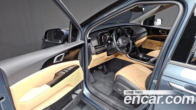 Kia Carnival 2021 — ფოტო 10/20