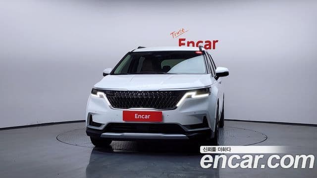 Kia Carnival 2023 — ფოტო 2/20