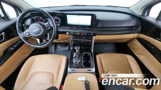 Kia Carnival 2023 — фото 10 из 20