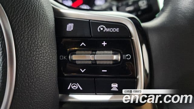 Kia Carnival 2023 — ფოტო 14/20