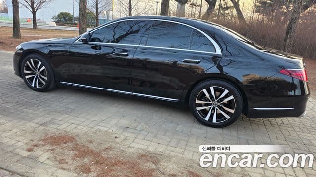 Mercedes-Benz S-Class 2021 — ფოტო 16/20