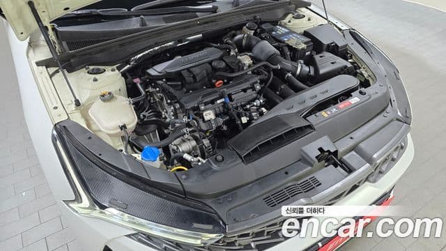 Kia K5 2020 — ფოტო 6/20