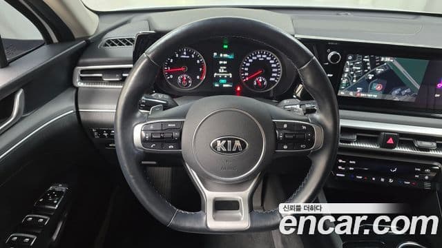 Kia K5 2020 — ფოტო 13/20