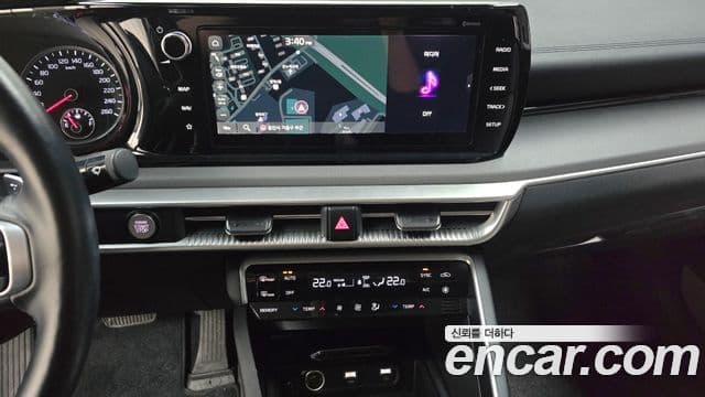 Kia K5 2020 — ფოტო 14/20