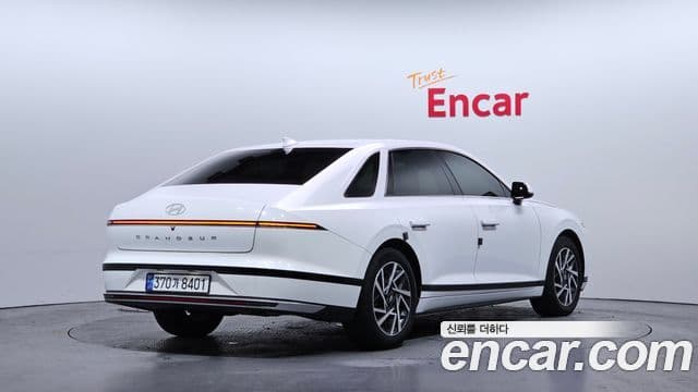 Hyundai Grandeur 2022 — ფოტო 2/20