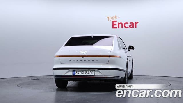 Hyundai Grandeur 2022 — ფოტო 4/20