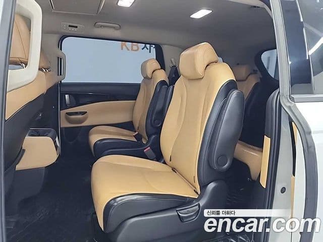 Kia Carnival 2020 — фото 11 из 18