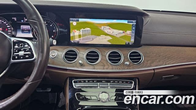 Mercedes-Benz E-Class 2019 — Şəkil 14/20
