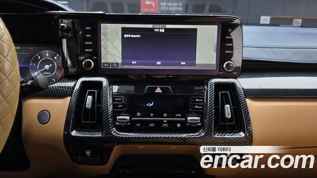 Kia Sorento 2021 — ფოტო 14/20