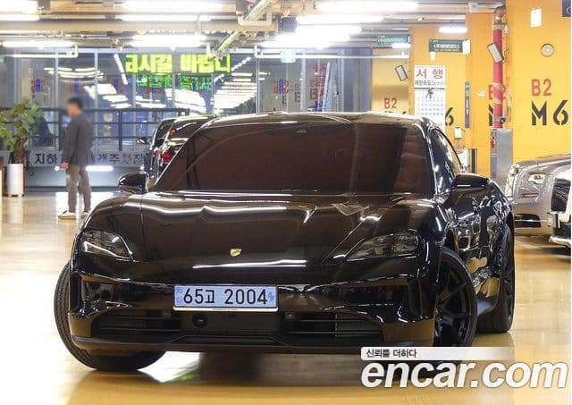 Porsche Taycan 2025 — ფოტო 2/20
