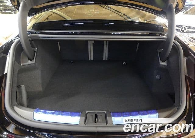 Porsche Taycan 2025 — ფოტო 16/20