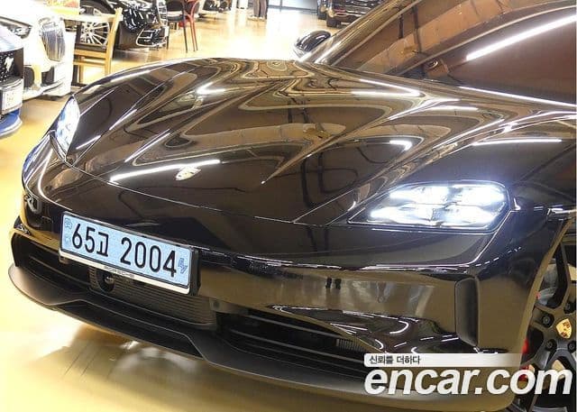 Porsche Taycan 2025 — ფოტო 9/20