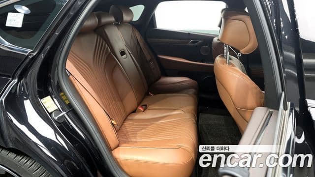 Genesis Electrified G80 2022 — Şəkil 12/20