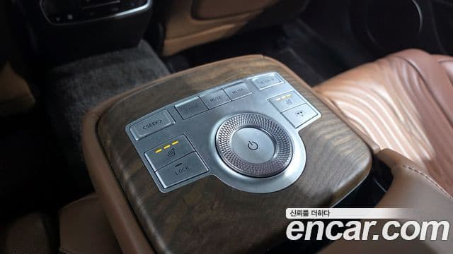 Genesis Electrified G80 2022 — Şəkil 19/20