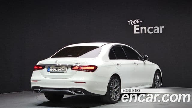 Mercedes-Benz E-Class 2022 — ფოტო 1/20