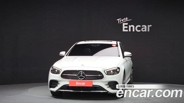 Mercedes-Benz E-Class 2022 — ფოტო 2/20