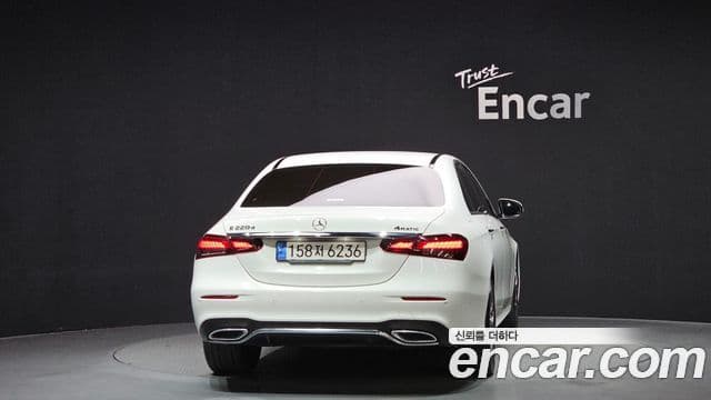 Mercedes-Benz E-Class 2022 — ფოტო 3/20