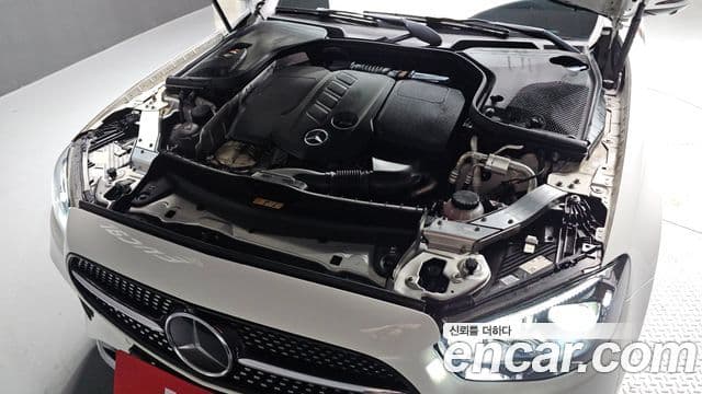 Mercedes-Benz E-Class 2022 — ფოტო 5/20
