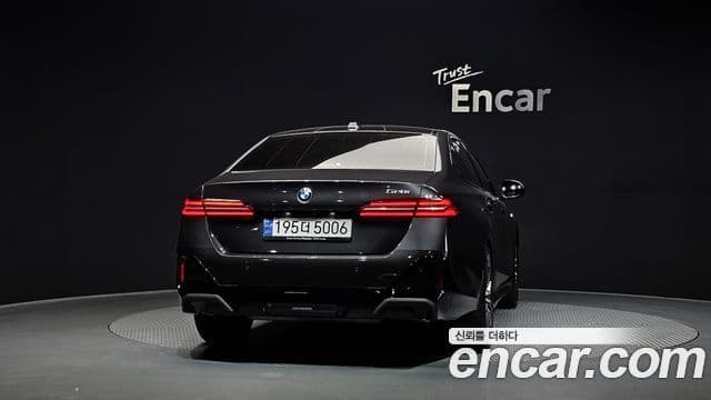 BMW 5 Series 2024 — Şəkil 3/20