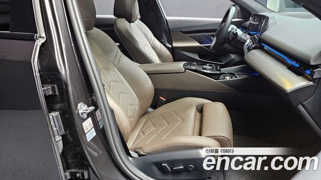 BMW 5 Series 2024 — Şəkil 8/20