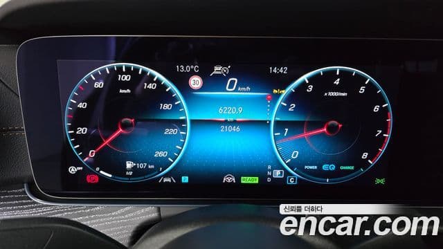 Mercedes-Benz E-Class 2022 — ფოტო 8/20
