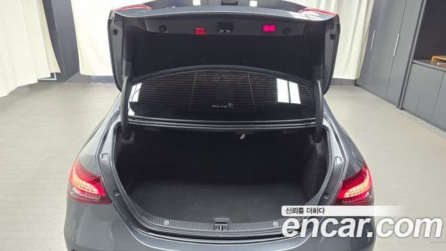 Mercedes-Benz E-Class 2022 — ფოტო 20/20
