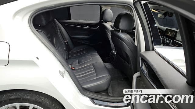 BMW 5 Series 2019 — Şəkil 12/20