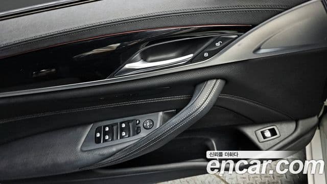 BMW 5 Series 2019 — Şəkil 17/20