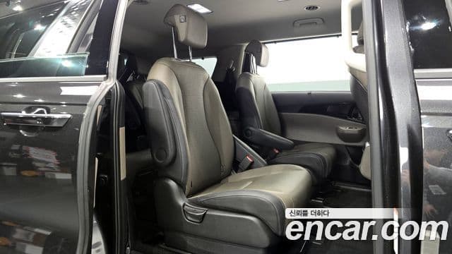 Kia Carnival 2025 — Фото 12/20