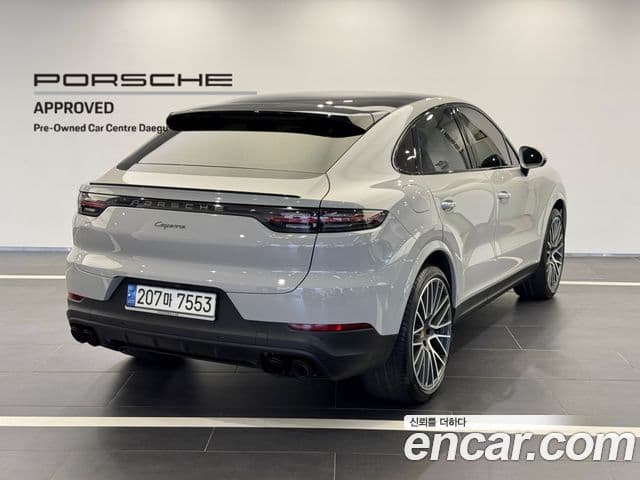 Porsche Cayenne 2022 — ფოტო 16/20