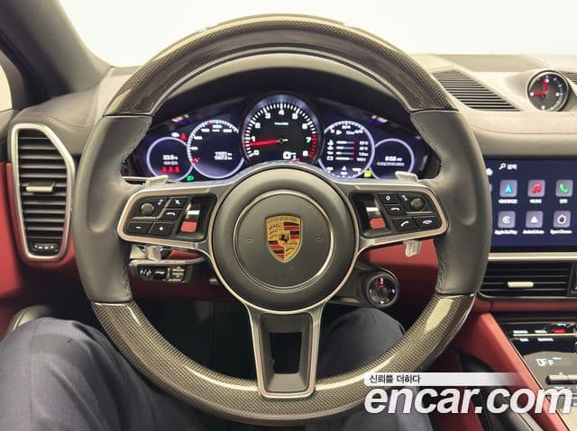 Porsche Cayenne 2022 — ფოტო 11/20