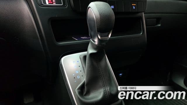 Hyundai Staria 2025 — Şəkil 9/20