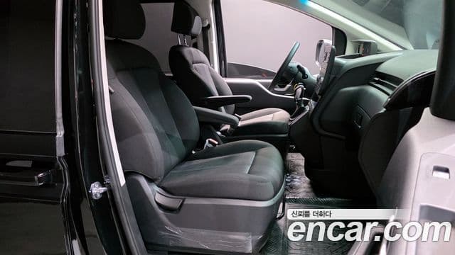 Hyundai Staria 2025 — Şəkil 10/20