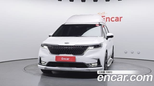 Kia Carnival 2021 — ფოტო 18/20