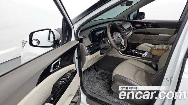 Kia Carnival 2021 — ფოტო 15/20