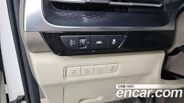 Kia Carnival 2021 — ფოტო 12/20