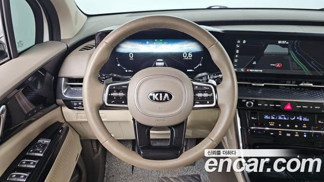 Kia Carnival 2021 — ფოტო 16/20