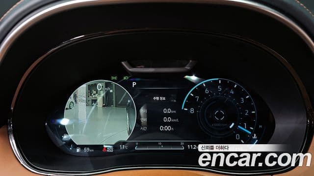 Genesis GV70 2021 — ფოტო 8/20
