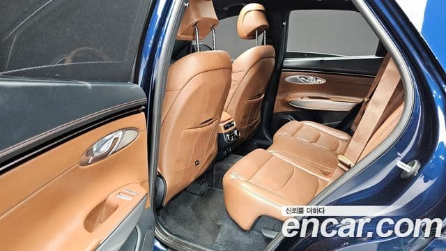 Genesis GV70 2021 — ფოტო 10/20