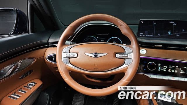 Genesis GV70 2021 — ფოტო 13/20