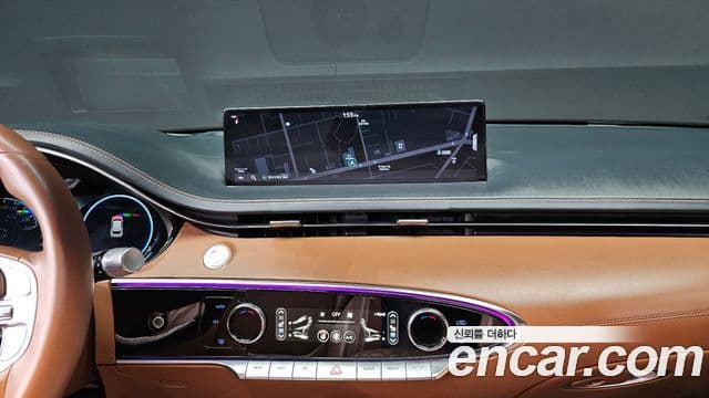 Genesis GV70 2021 — ფოტო 18/20