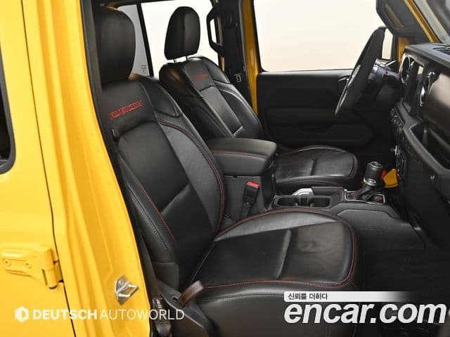 Jeep Wrangler 2019 — ფოტო 8/20