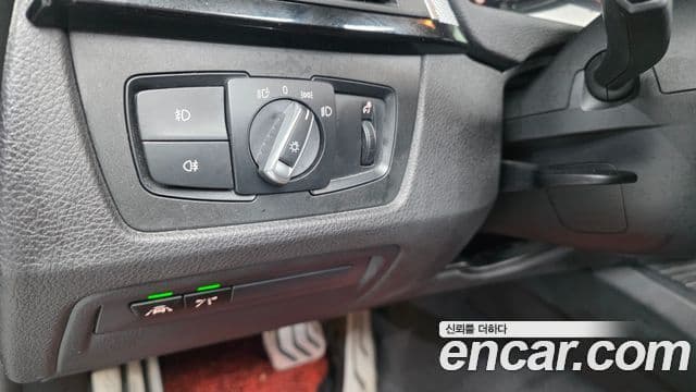 BMW 3 Series 2018 — Şəkil 18/20