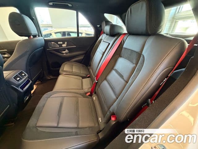 Mercedes-Benz GLE-Class 2025 — Photo 12/15